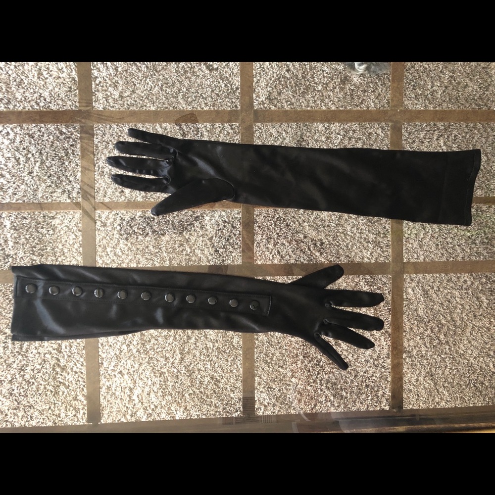 DollsKill Satin Gloves🖤